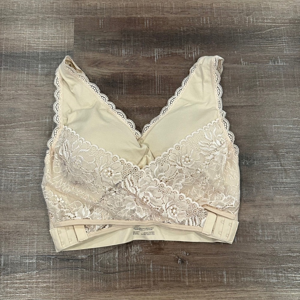 CaraMia Women Beige Lace Wireless‎ Lift Bra Cross Front Adjustable Straps 2X